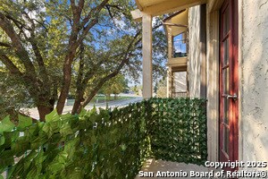 Building Photo - 8702 Village Dr