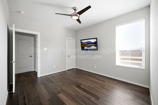 Building Photo - 605 Dumble St