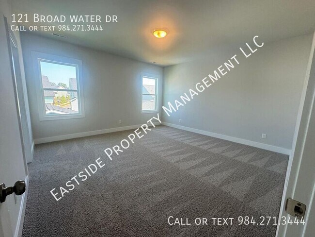 Building Photo - 121 Broadwater Dr