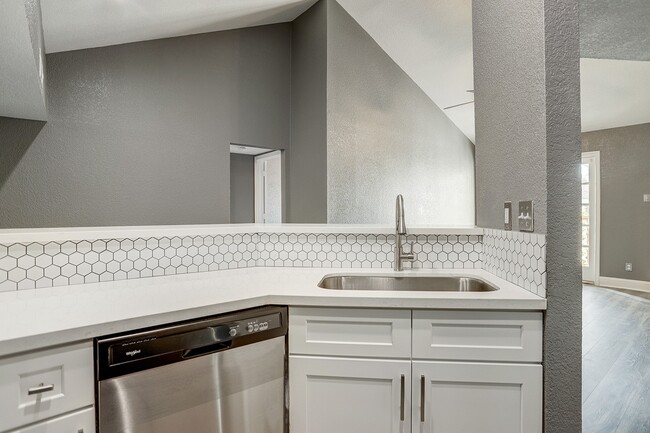 Building Photo - 2121 El Paseo St