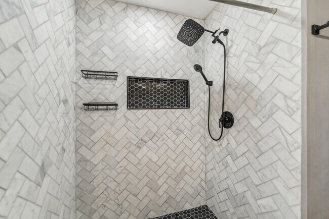 main floor bathroom - 1639 Harwich Rd