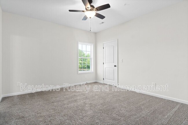 Building Photo - 229 E Johnson Cir