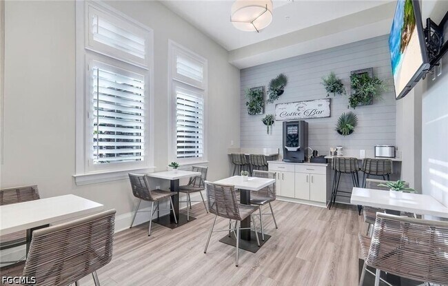 Building Photo - 14255 Pine Lodge Ln