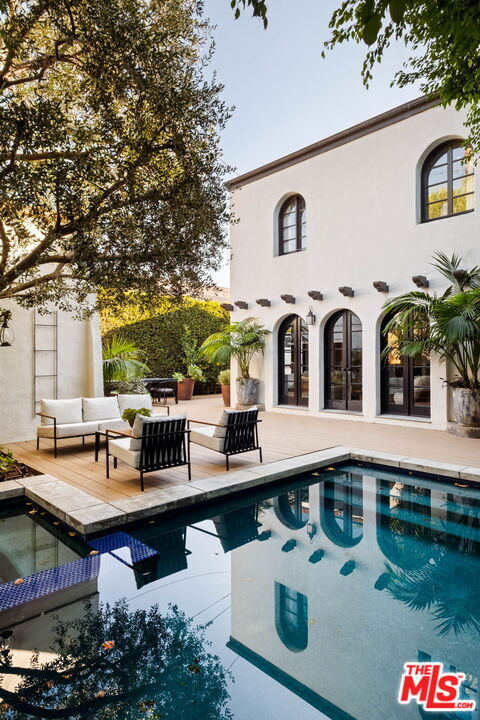 Building Photo - 6677 Maryland Dr