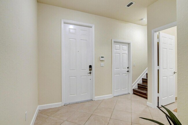 Building Photo - 10366 Wellington Parc Dr