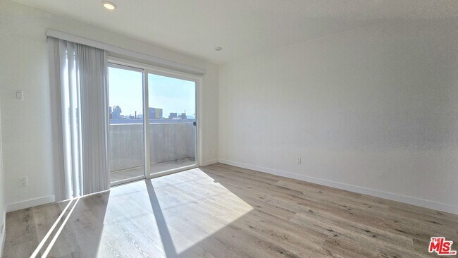 Building Photo - 1650 S Bentley Ave