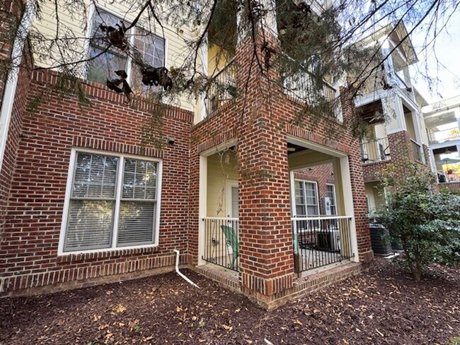 Building Photo - 901 Canenaugh Dr