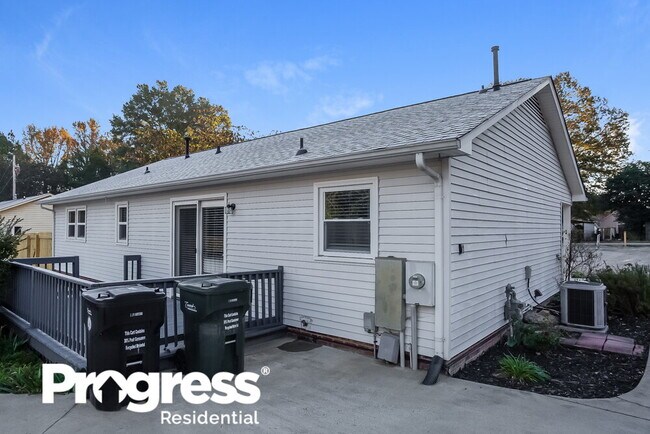 Building Photo - 363 Honeycutt Dr SE