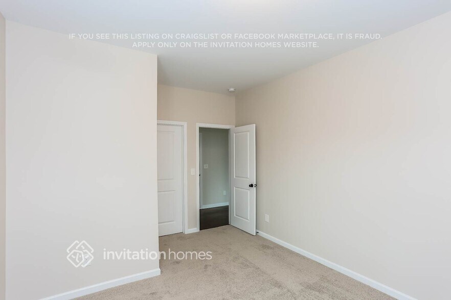 Building Photo - 247 Elrosa Rd