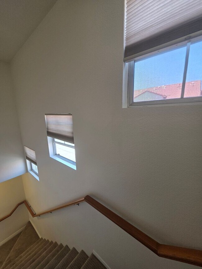 Building Photo - Gated Community~$2,595~ 2 Bed/2.5 Bath End Unit Townhome.