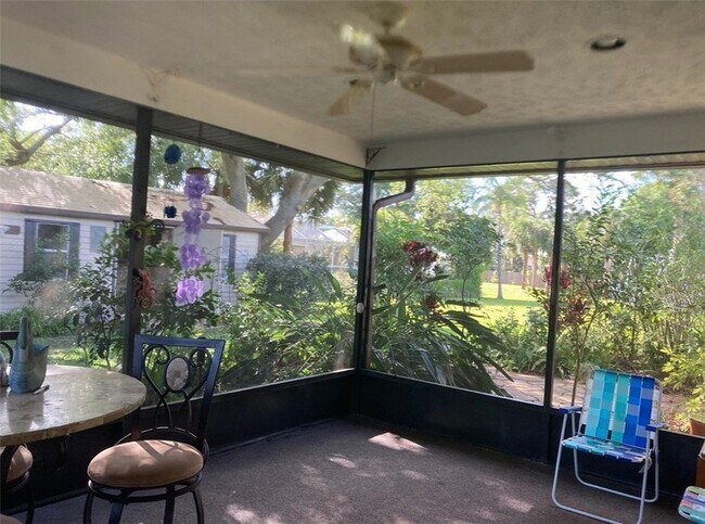 Building Photo - 1565 Glentry Ln