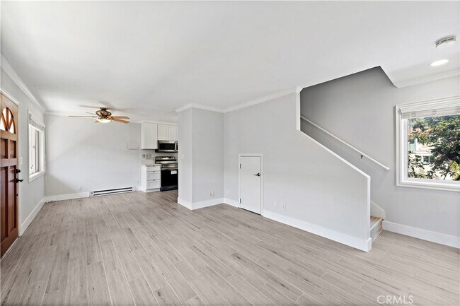 Building Photo - 2037 S Coast Hwy