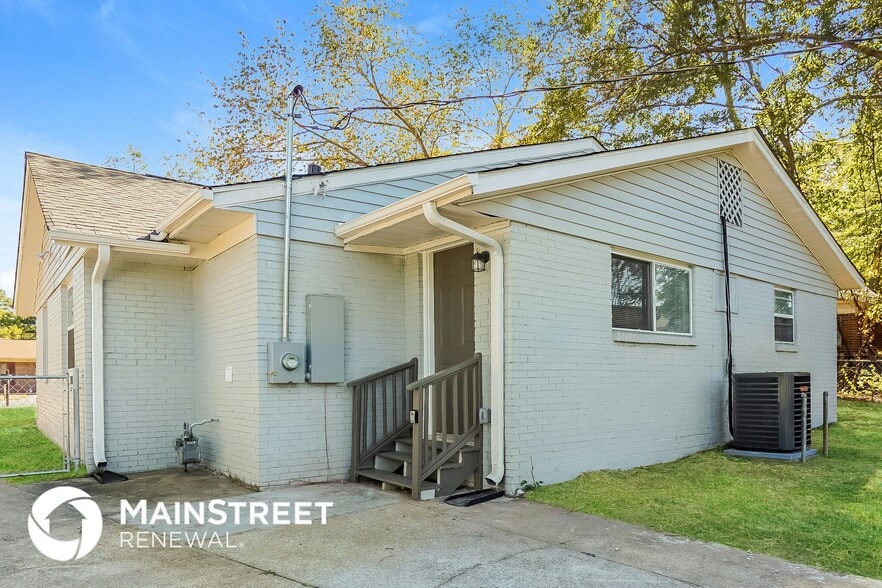 Building Photo - 1616 Bryson St