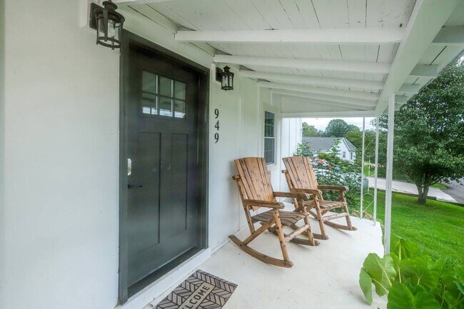 Building Photo - The Fancy Little Farmhouse