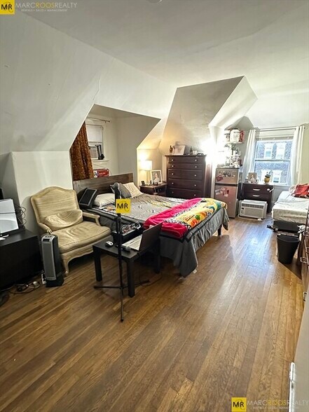 Building Photo - 18 Quint Ave