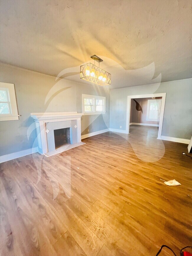 Building Photo - 211 S 7th St