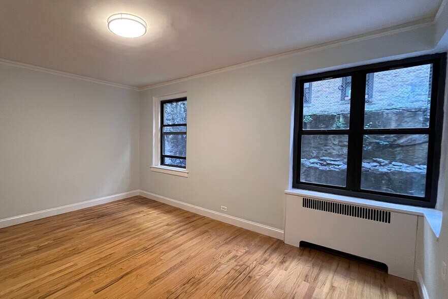 Building Photo - 567 Fort Washington Ave