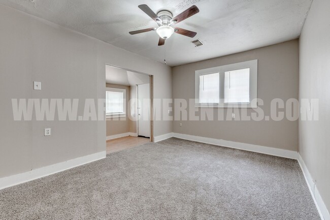 Building Photo - 611 Faulkner St