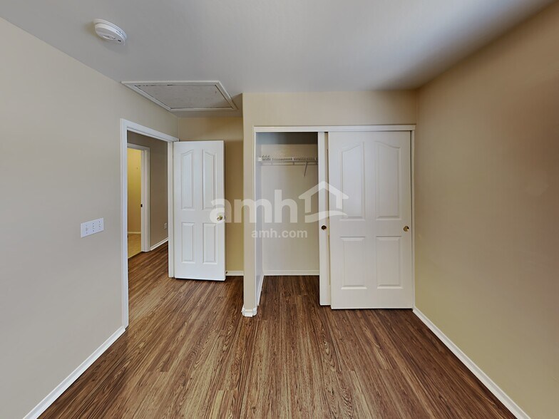 Building Photo - 3040 W Los Gatos Dr