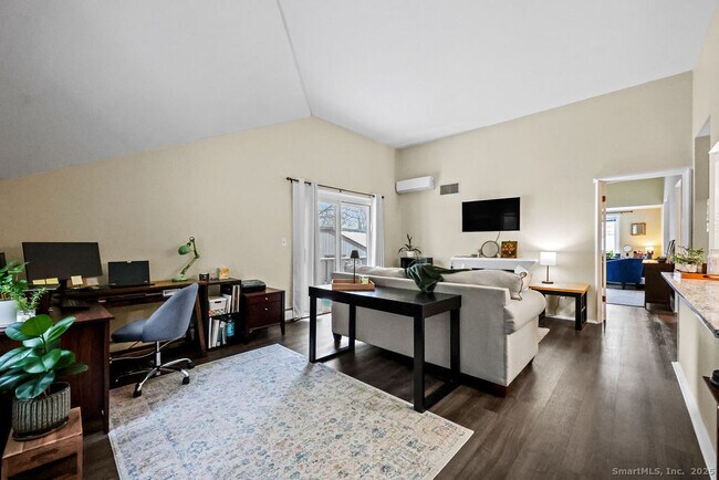 Building Photo - 9 Talcott Ridge Rd