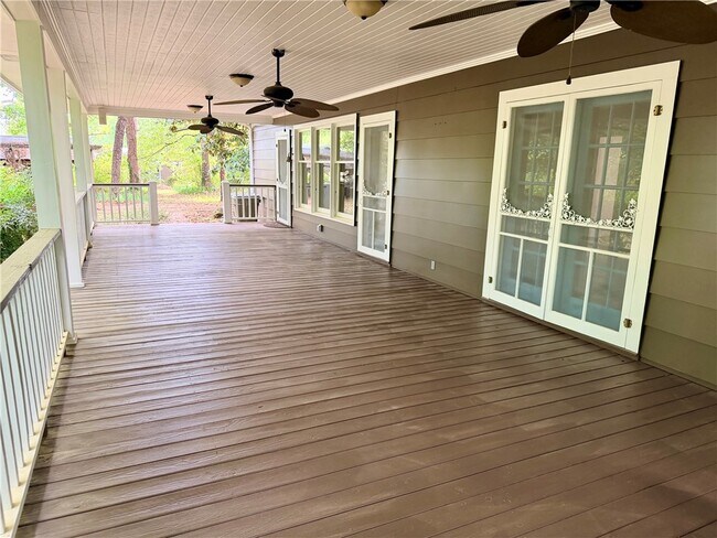 Building Photo - 107 Stardust Ln