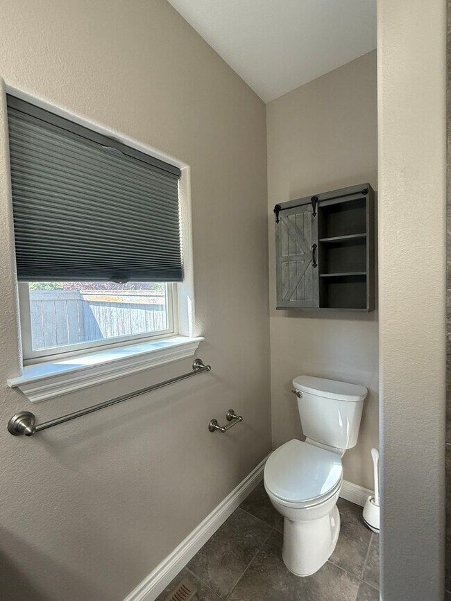 Building Photo - 1317 Cedar Creek Cir