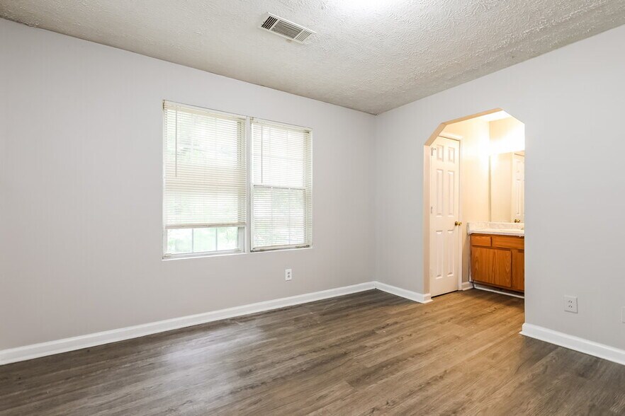 Building Photo - 37 Cardinal Ln