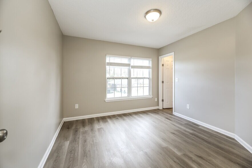 Building Photo - 7053 Civic Club Dr