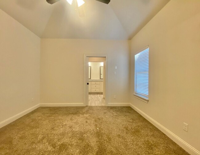 Building Photo - 1602 102nd St