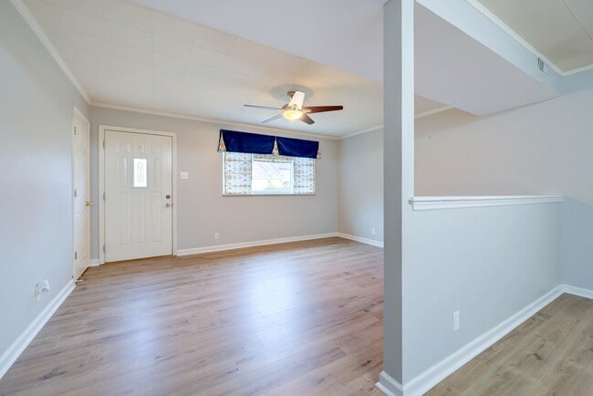 Building Photo - Dog Friendly 3 Bed 1 Bath Ranch Home With ...