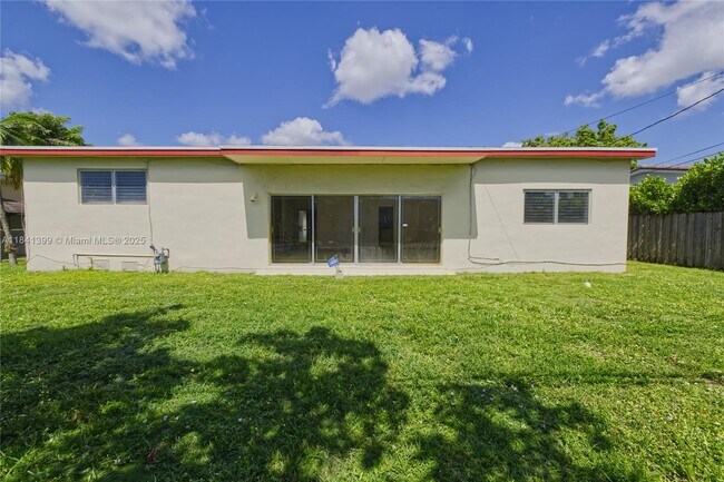 Building Photo - 1411 SW 82nd Ct