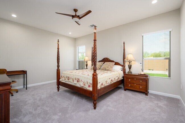 Building Photo - 5972 E Sinclair St