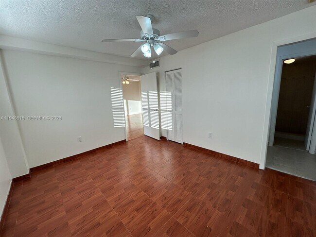 Building Photo - 16508 NE 26th Ave