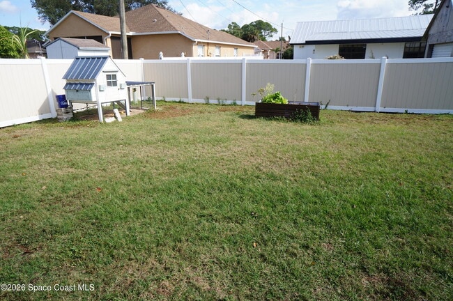 Building Photo - 153 Oakcrest Ave NE