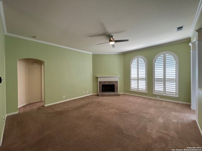 Building Photo - 6114 Oakwood Trail