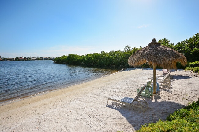 Building Photo - 300 Scotia Dr