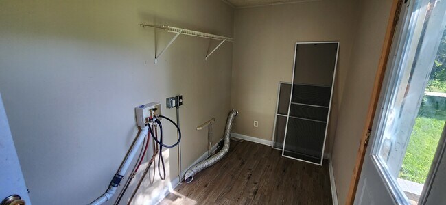 Building Photo - 814 13th Ave S