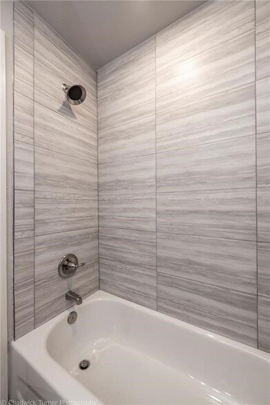 Building Photo - 1510 N Gregg Ave