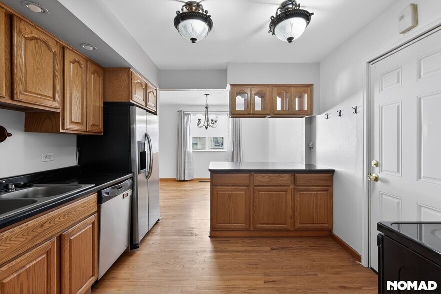 Building Photo - 1343 S Irving St