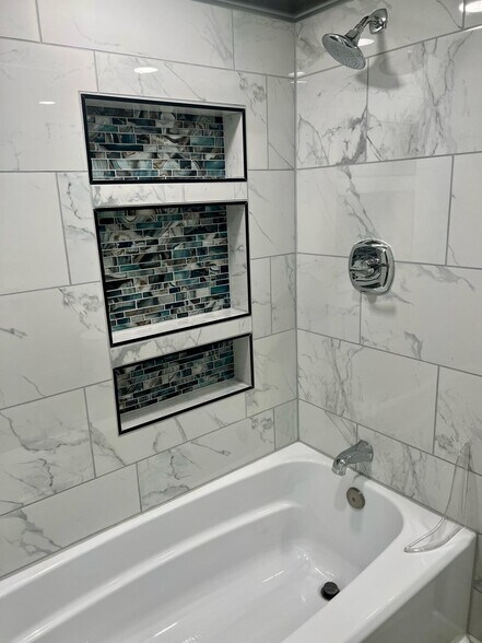 Bathroom_01 - 428 Pacific Ter