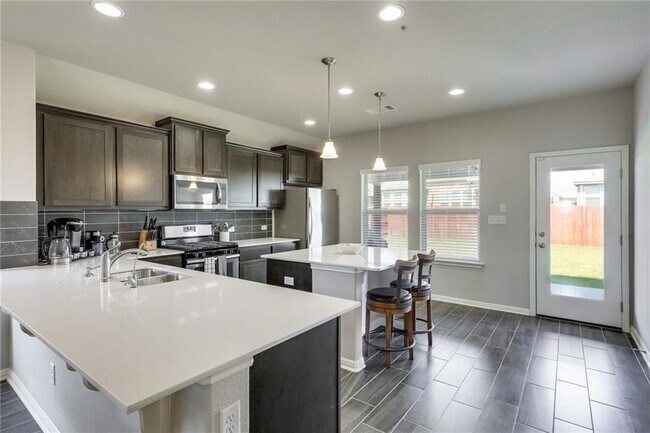 Building Photo - 8005 Mozart St