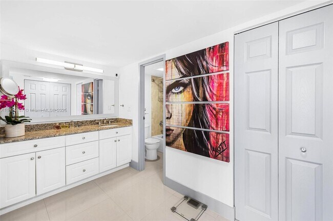 Building Photo - 3675 N Country Club Dr