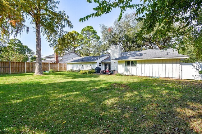 Building Photo - 9235 Pecos St