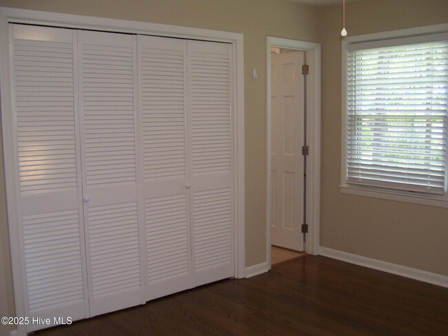 Building Photo - 355 Newton Dr