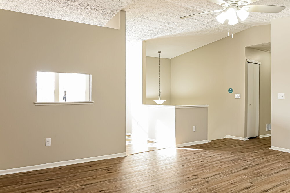 Building Photo - 794 Wallinger Dr