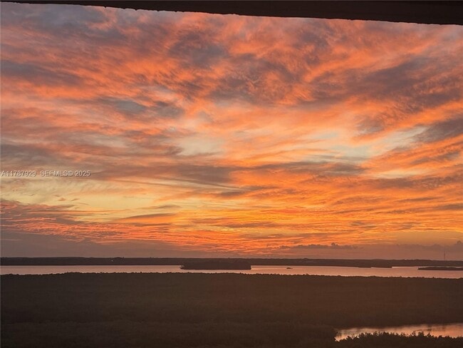 Building Photo - 5047 N Hwy A1A