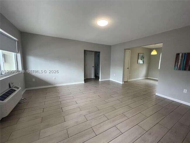 Building Photo - 625 77th St