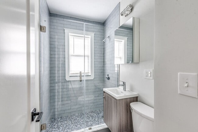 Building Photo - Just Renovated! Washington Square - Close to T / Star Market