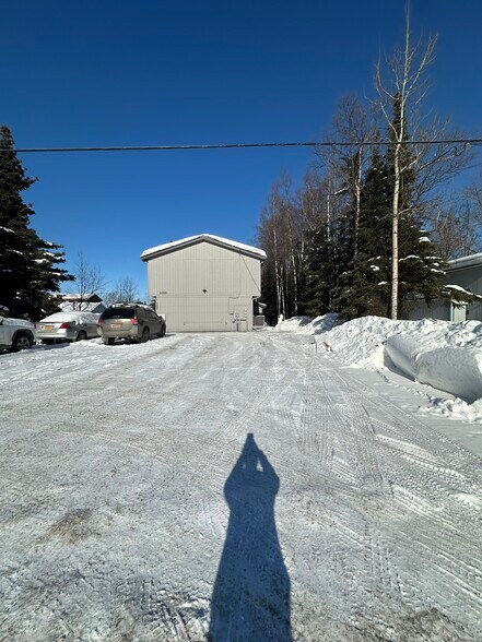 Building Photo - 1055 E Klatt Rd