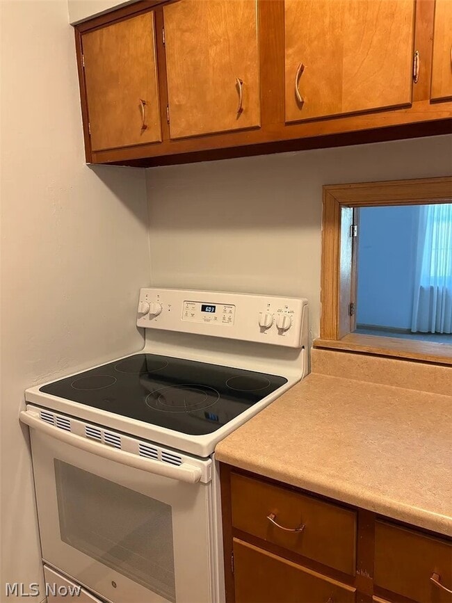 Building Photo - 7010 Carriage Hill Dr